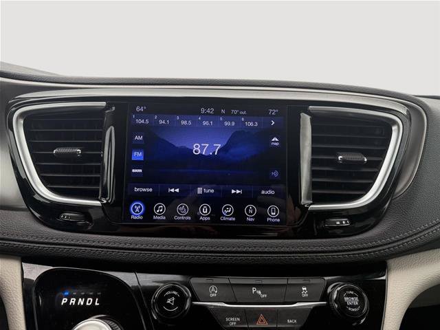 Used 2017 Chrysler Pacifica Limited FWD image 30
