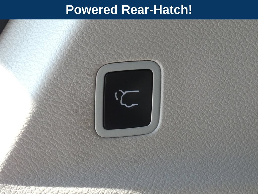 Used 2023 Chrysler Pacifica Touring-L FWD image 43