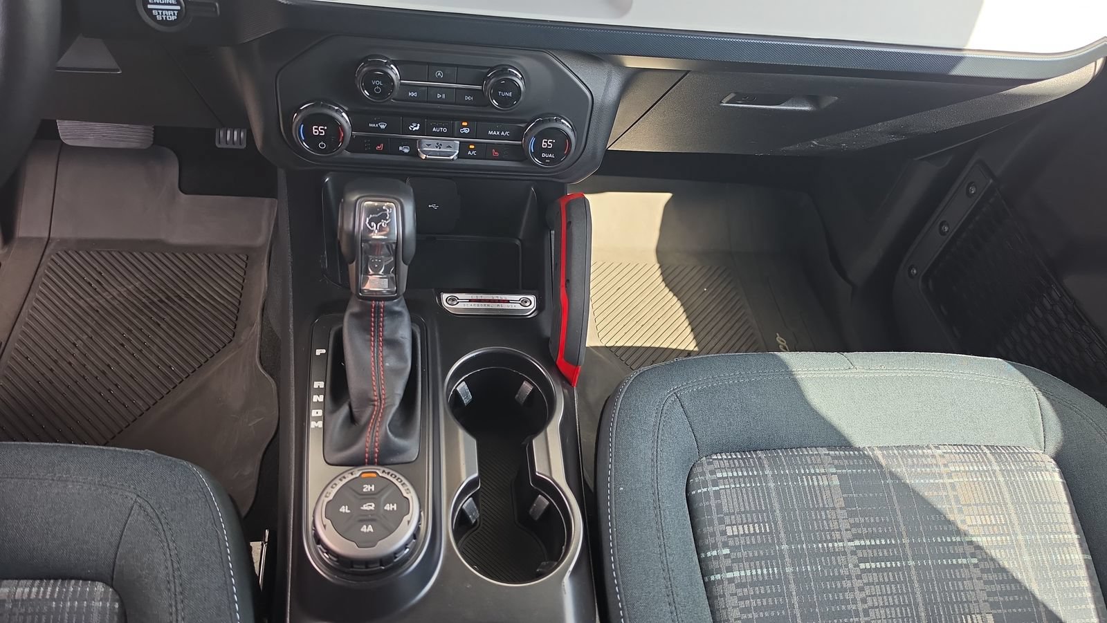 Certified 2024 Ford Bronco Heritage Edition AWD/4WD image 17