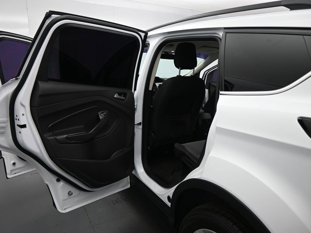 Certified 2018 Ford Escape SE FWD image 17