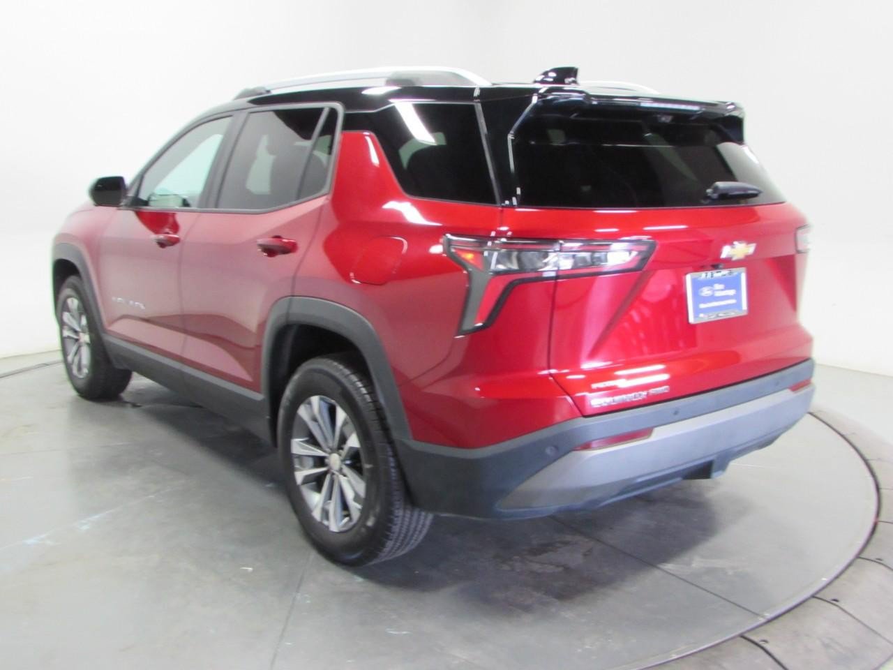 Used 2025 Chevrolet Equinox LT w/ Convenience Package II AWD/4WD image 5
