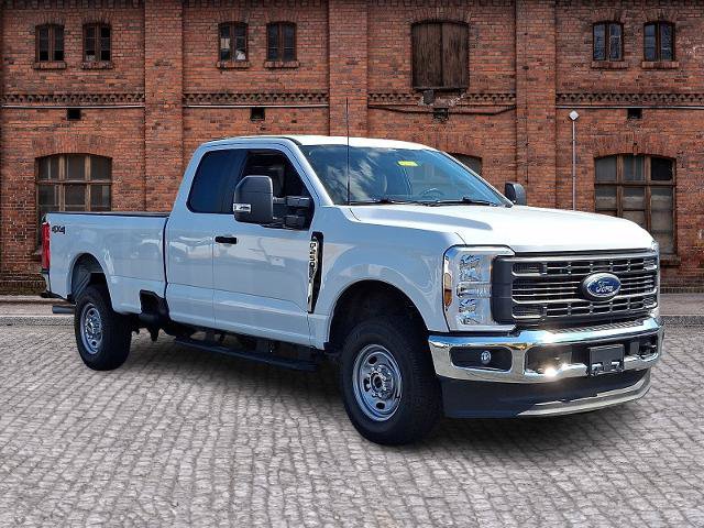 Certified 2025 Ford F250 XL w/ XL Chrome Package AWD/4WD image 3