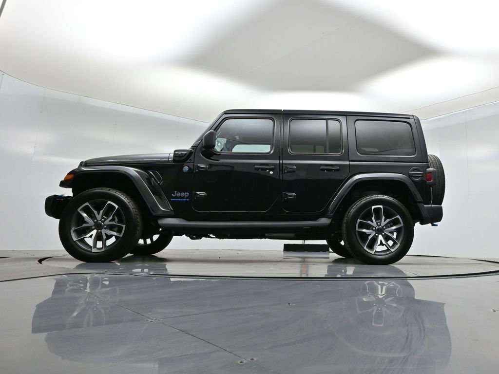 Used 2024 Jeep Wrangler Unlimited image 21