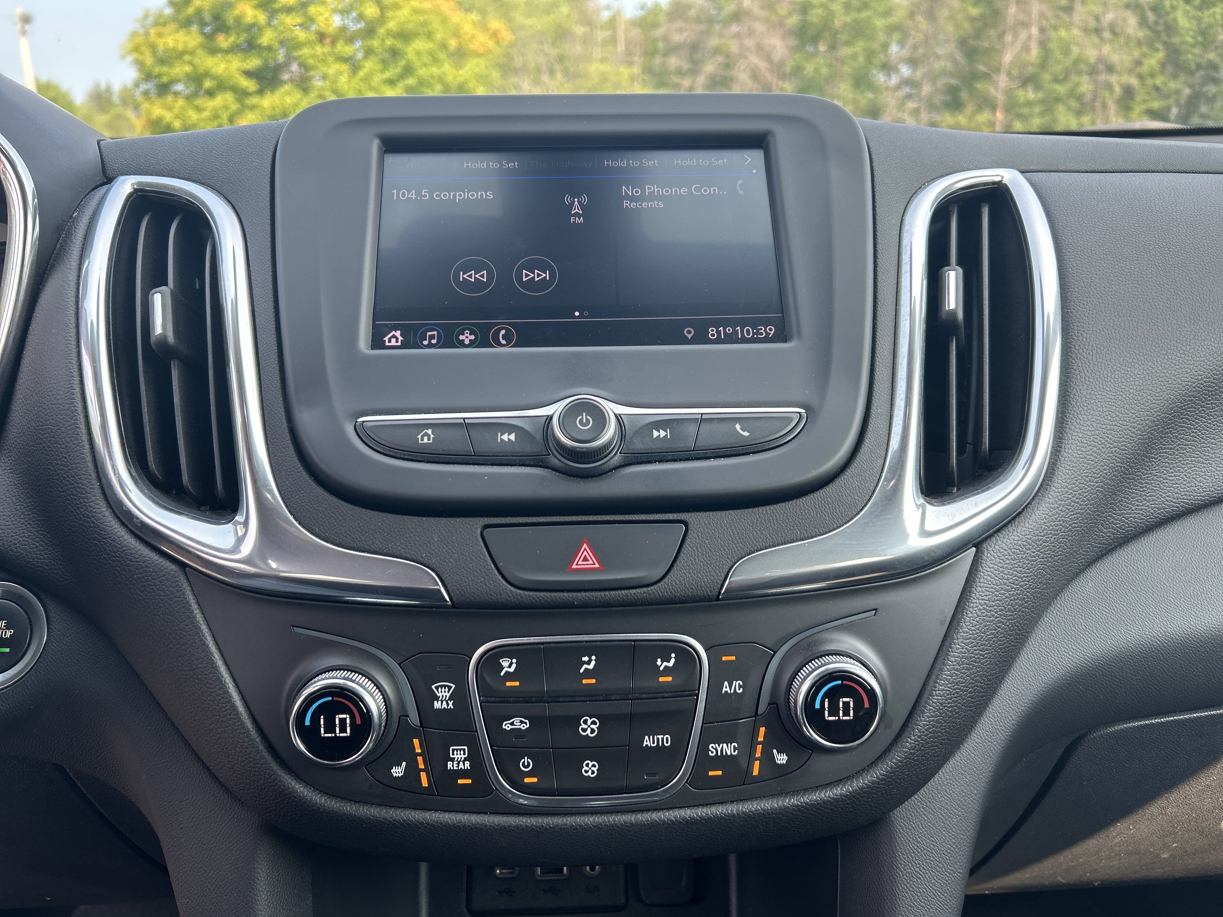 Used 2020 Chevrolet Equinox LT w/ Midnight Edition image 24