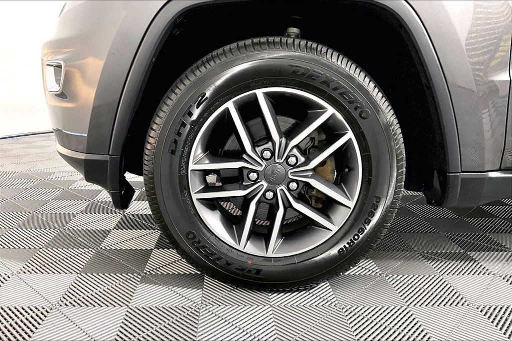 Used 2020 Jeep Grand Cherokee Limited AWD/4WD image 8