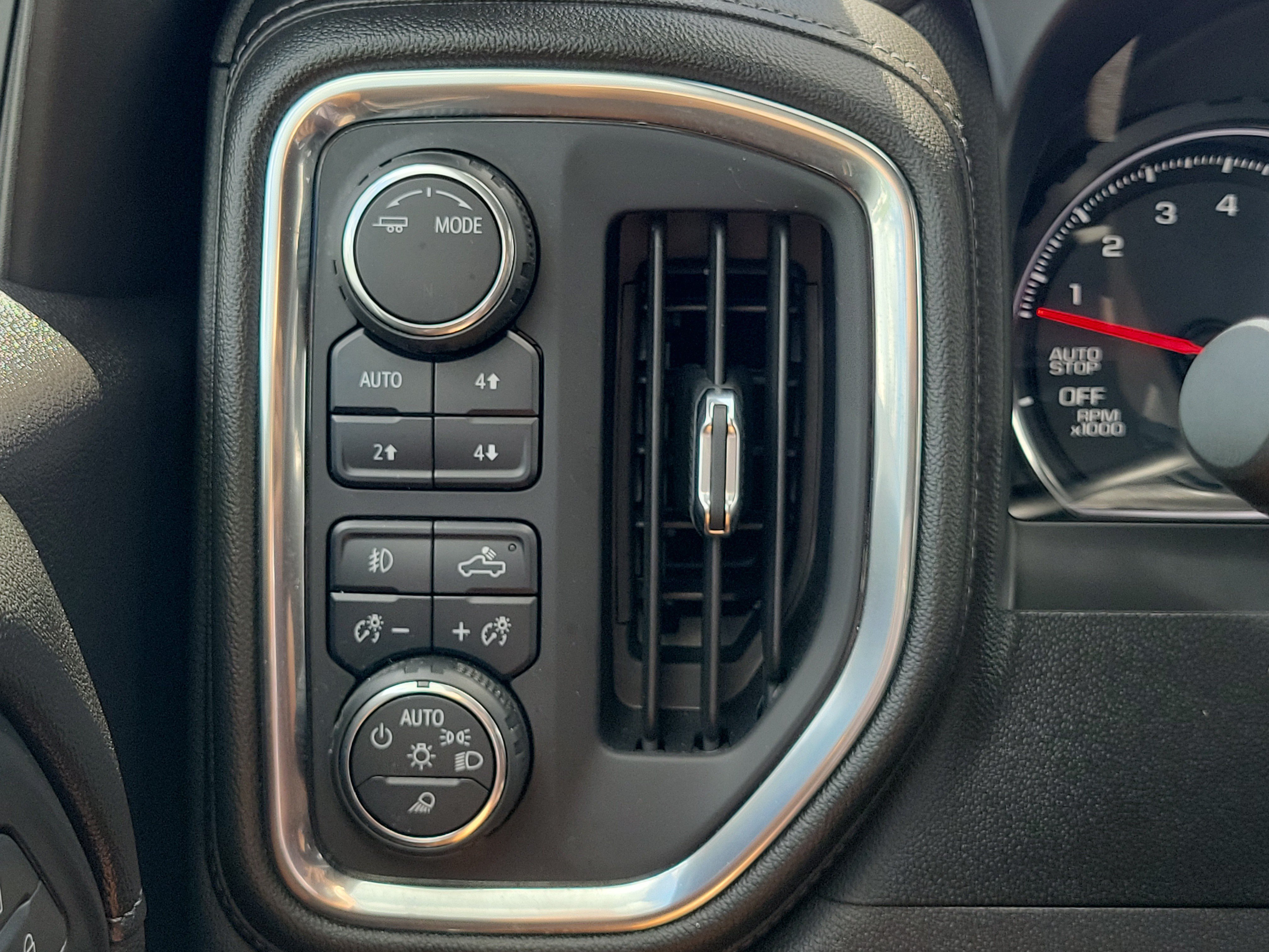 Used 2020 Chevrolet Silverado 1500 LT Trail Boss AWD/4WD image 29