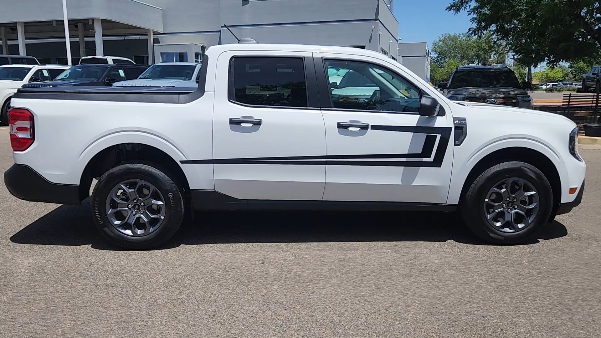 Certified 2025 Ford Maverick XLT w/ Equipment Group 301A AWD/4WD image 7