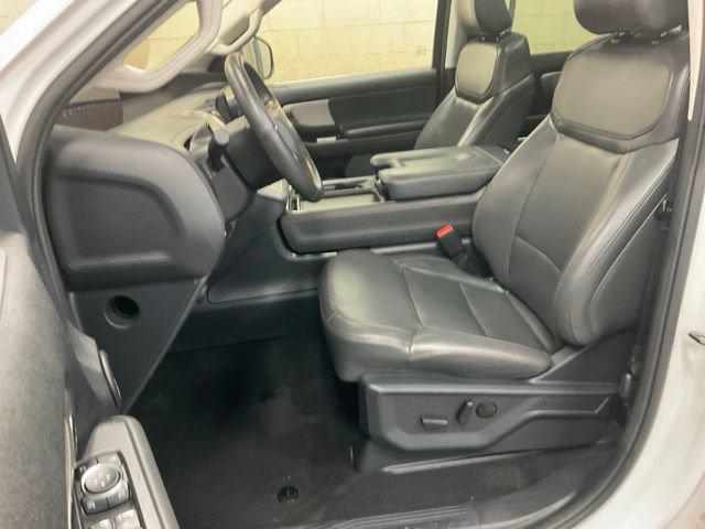 Certified 2025 Ford Expedition Active AWD/4WD image 8