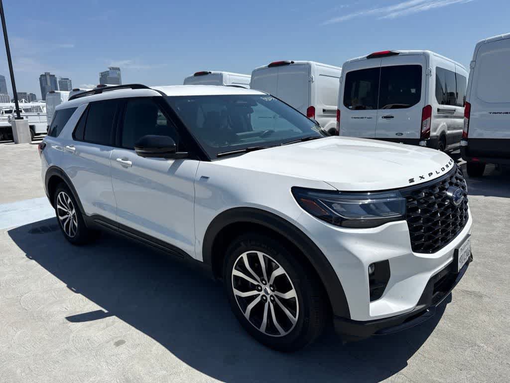 Certified 2025 Ford Explorer ST-Line RWD image 7