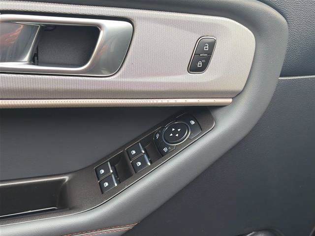 Certified 2025 Ford Explorer Active AWD/4WD image 19