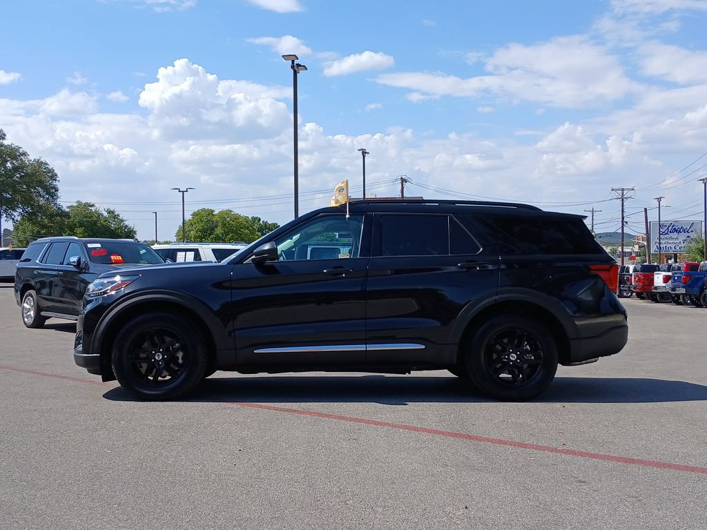Certified 2025 Ford Explorer Active w/ Active Comfort Package RWD image 6