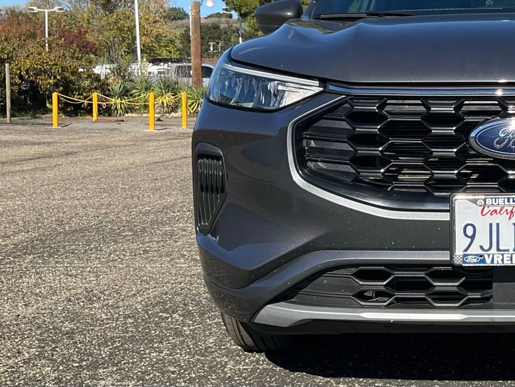 Certified 2024 Ford Escape ST-Line w/ Tech Pack #1 image 18