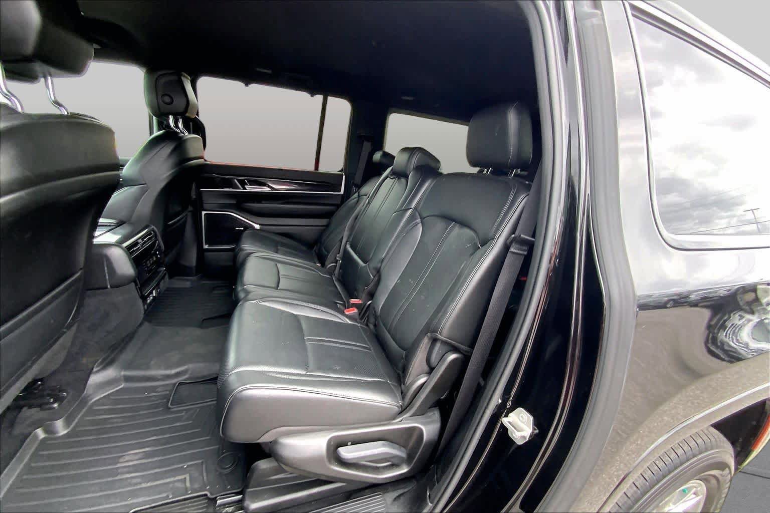 Used 2023 Jeep Wagoneer L 4WD w/ Convenience Group I image 20