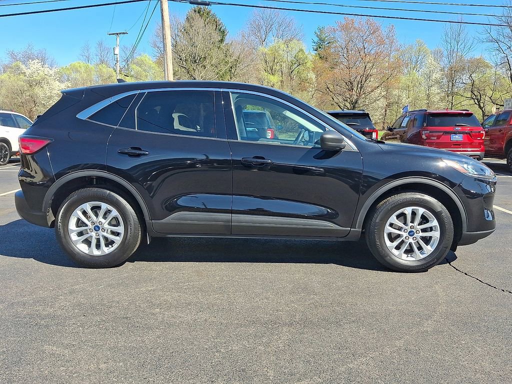 Certified 2022 Ford Escape SE w/ Cold Weather Package AWD/4WD image 6