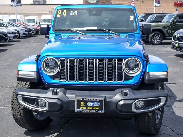 Used 2024 Jeep Wrangler Unlimited Sahara w/ Technology Group AWD/4WD image 5