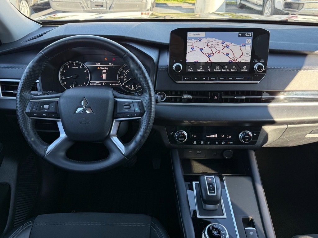 Used 2024 Mitsubishi Outlander SE Black Edition image 12