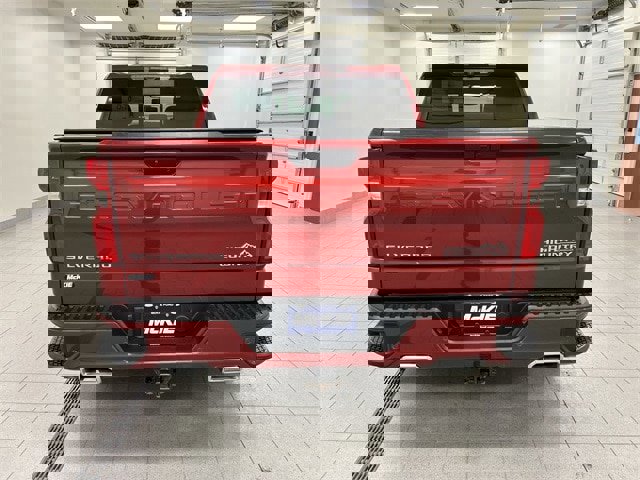 Used 2021 Chevrolet Silverado 1500 High Country w/ Z71 Off-Road Package image 2