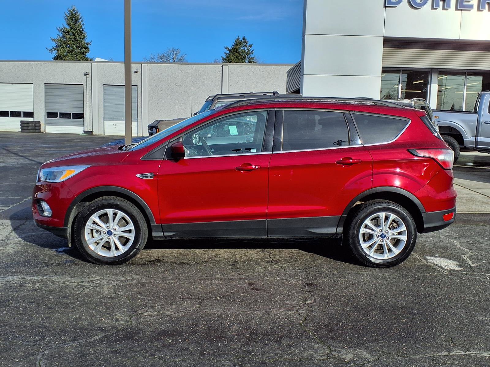 Certified 2018 Ford Escape SE image 10