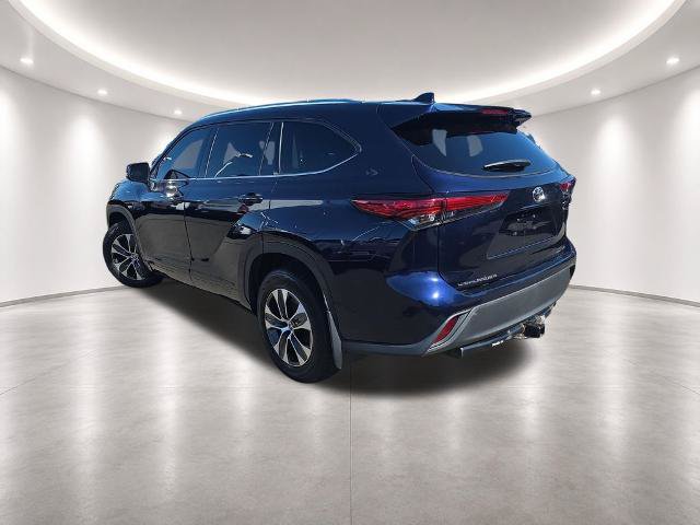 Used 2021 Toyota Highlander XLE AWD/4WD image 6