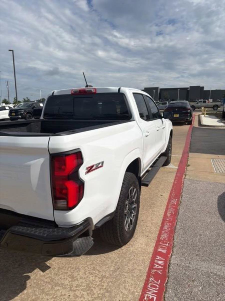 Used 2023 Chevrolet Colorado Z71 w/ Z71 Convenience Package 2 AWD/4WD image 4