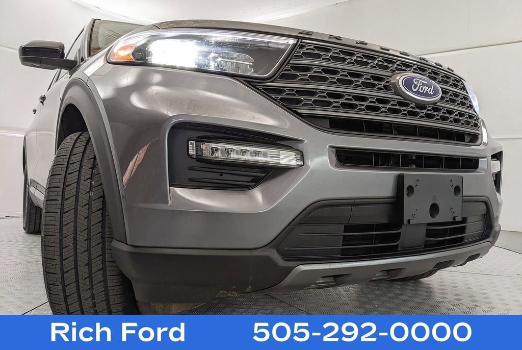 Certified 2024 Ford Explorer XLT w/ Equipment Group 202A RWD image 30