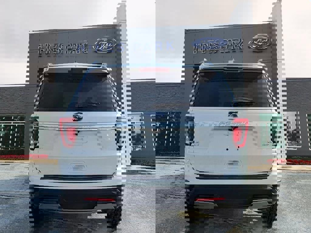 Certified 2019 Ford Explorer XLT w/ Equipment Group 202A image 4