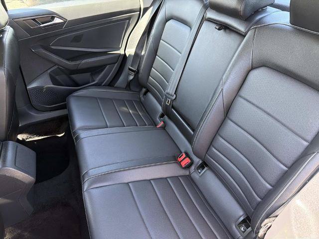 Used 2024 Volkswagen Jetta SE FWD image 17