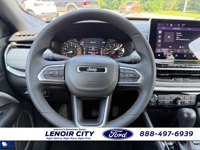 Used 2024 Jeep Compass Latitude AWD/4WD image 16