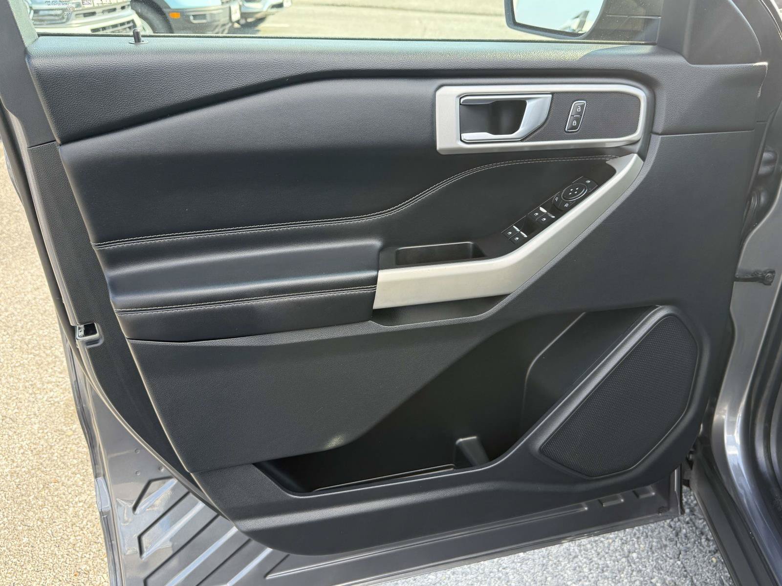 Certified 2021 Ford Explorer XLT RWD image 15