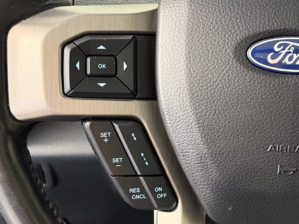 Certified 2022 Ford F350 Platinum w/ Tremor Off-Road Package AWD/4WD image 17