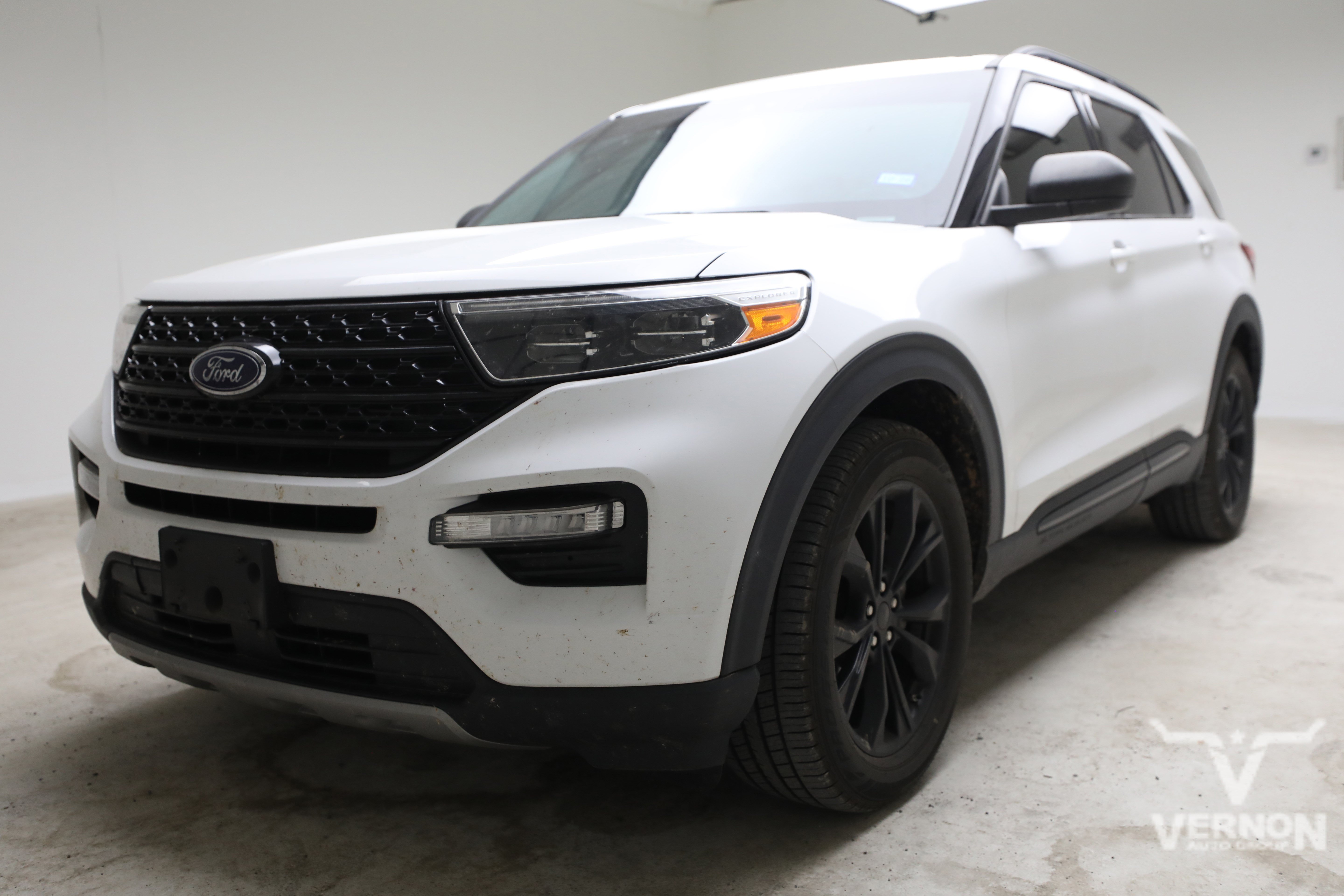 Certified 2020 Ford Explorer XLT w/ Equipment Group 202A RWD image 1