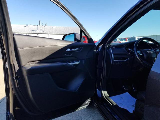 Used 2022 Cadillac XT4 Sport image 9