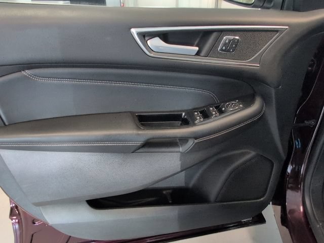 Certified 2018 Ford Edge Titanium w/ Equipment Group 301A AWD/4WD image 13
