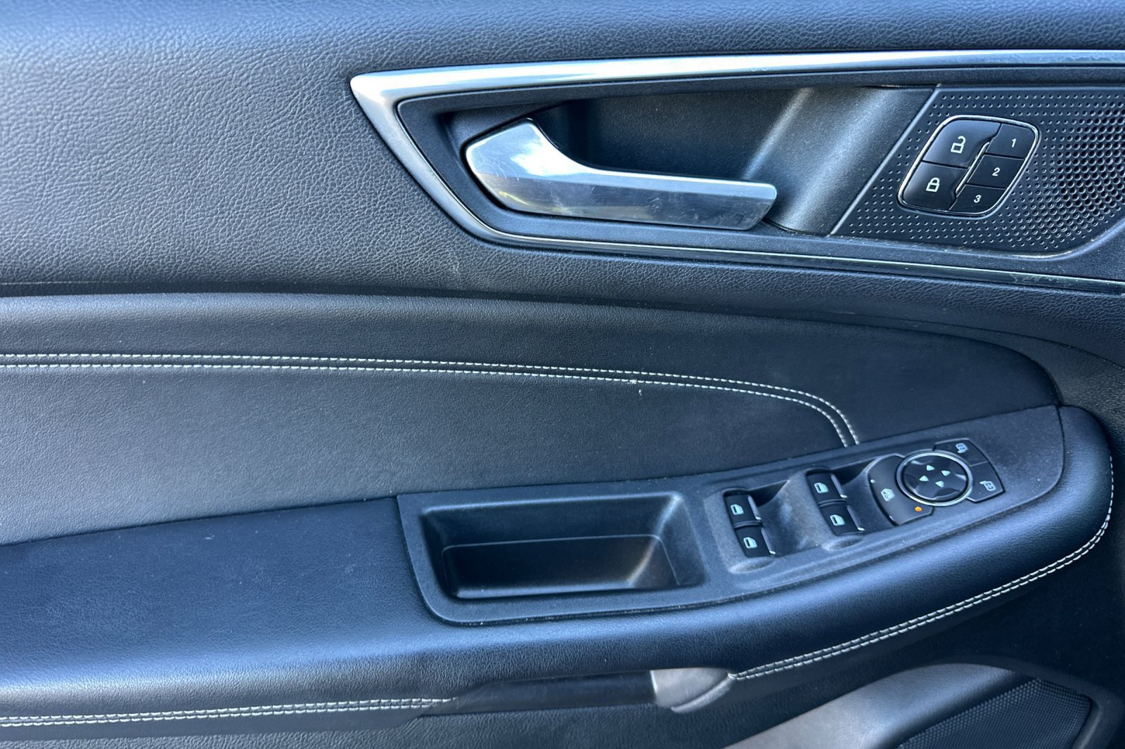 Certified 2022 Ford Edge Titanium AWD/4WD image 10