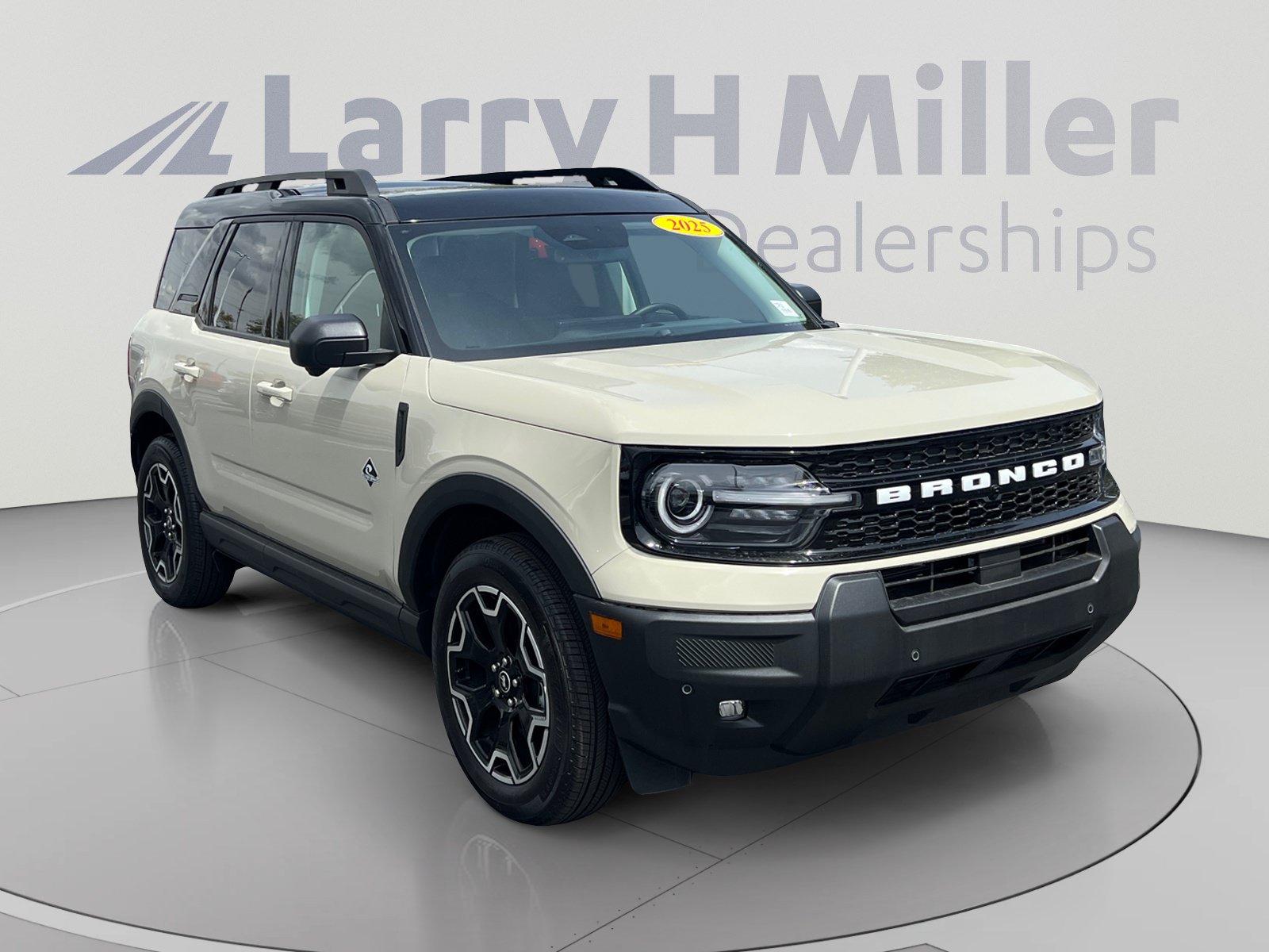 Certified 2025 Ford Bronco Sport Outer Banks w/ Outer Banks Tech Package+ AWD/4WD image 7