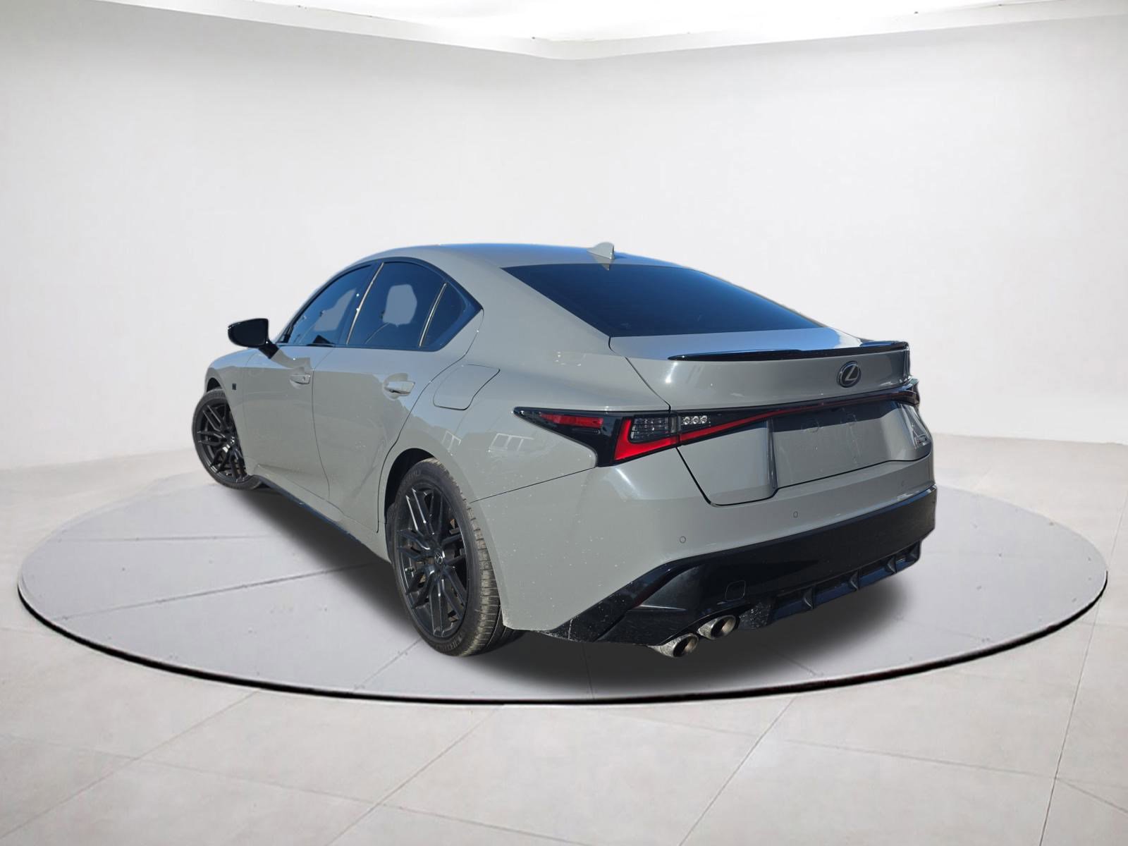 Used 2022 Lexus IS 500 image 3