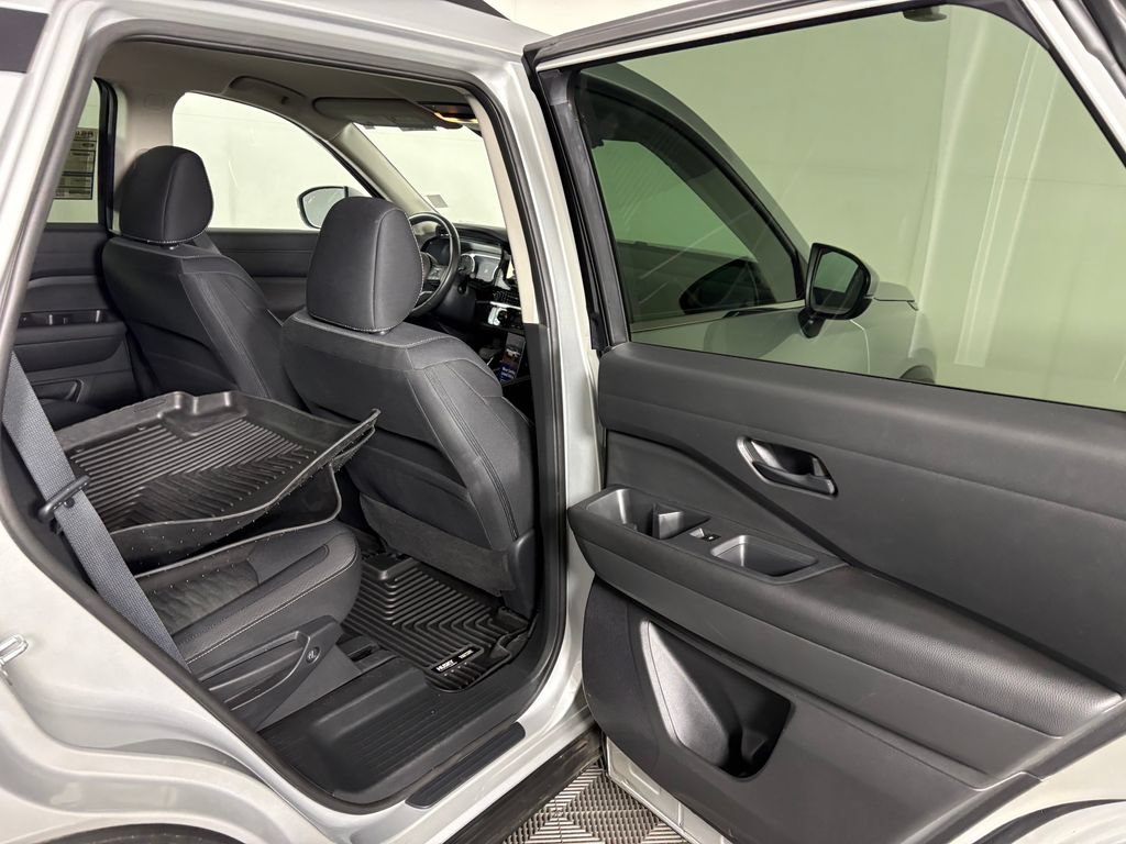 Used 2023 Nissan Pathfinder SV AWD/4WD image 34