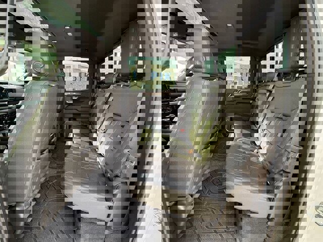 Used 2023 Chevrolet Silverado 1500 High Country w/ High Country Premium Package image 9