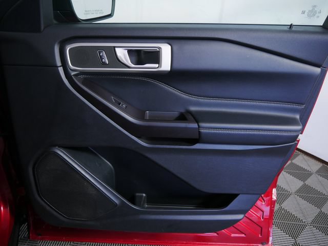 Certified 2020 Ford Explorer XLT w/ Equipment Group 202A AWD/4WD image 8