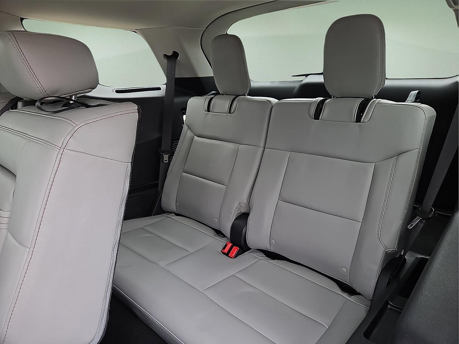 Certified 2025 Ford Explorer Active w/ Active Comfort Package AWD/4WD image 10