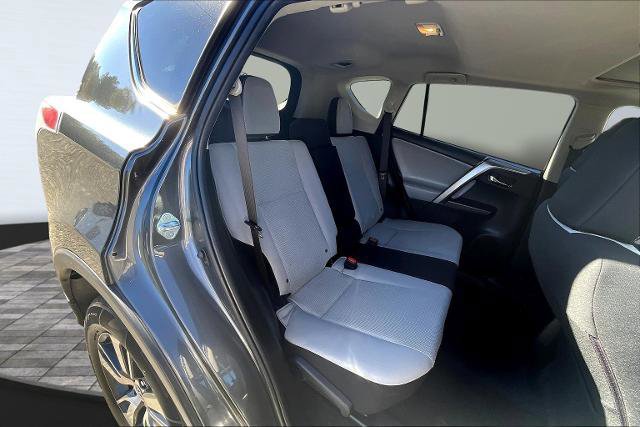 Used 2018 Toyota RAV4 XLE image 33