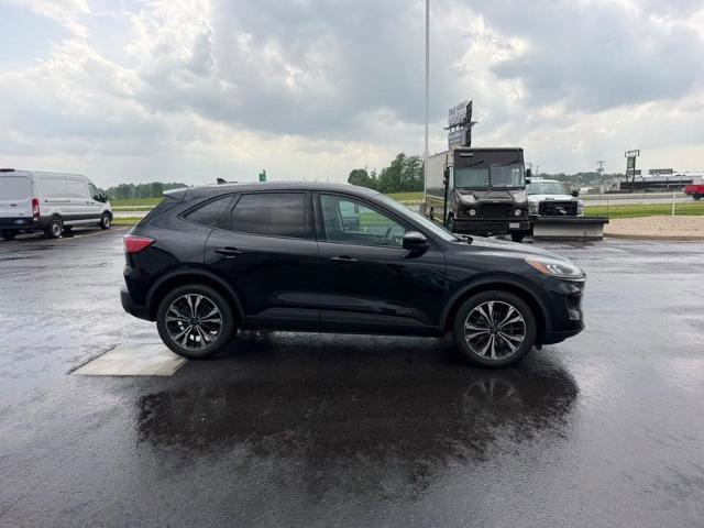 Certified 2022 Ford Escape SE w/ SE Sport Appearance Package FWD image 4