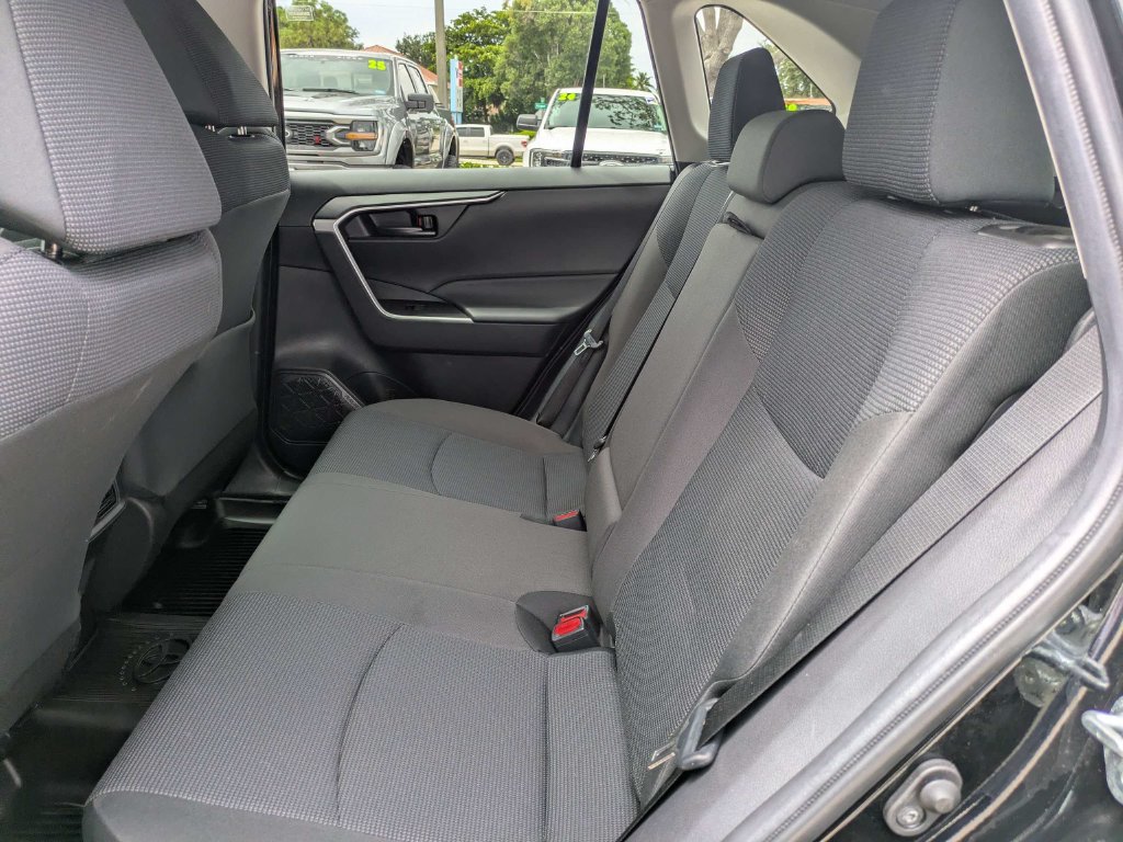 Used 2024 Toyota RAV4 LE FWD image 6