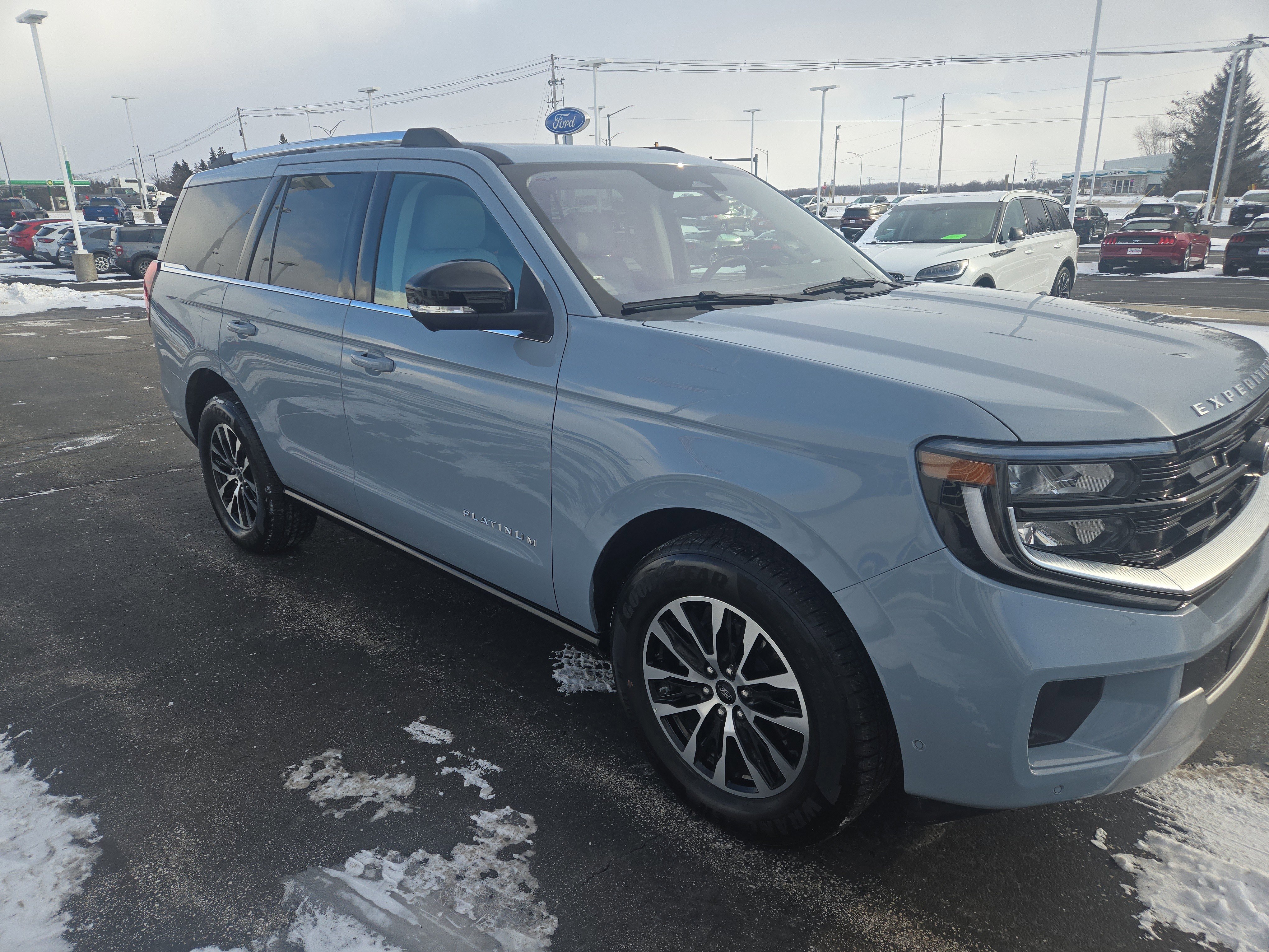 Certified 2025 Ford Expedition Platinum image 3