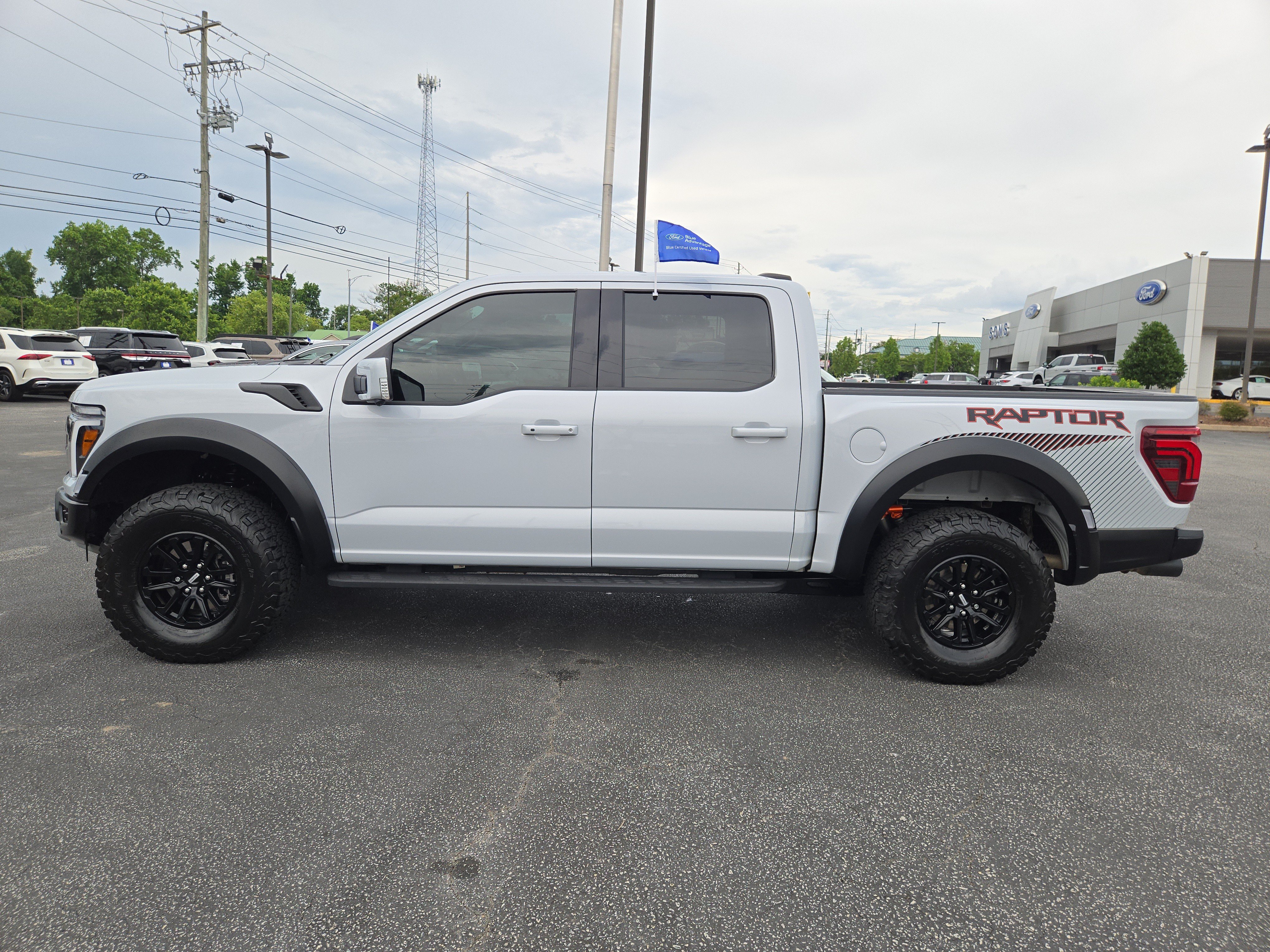 Certified 2025 Ford F150 Raptor AWD/4WD image 12