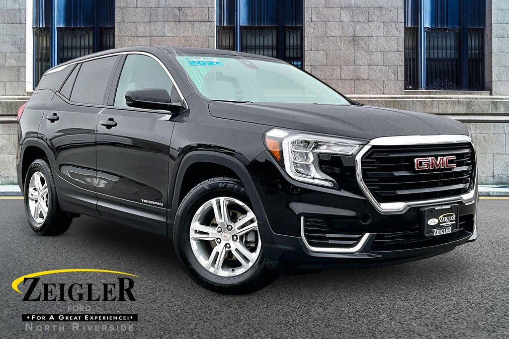 Used 2024 GMC Terrain SLE image 1