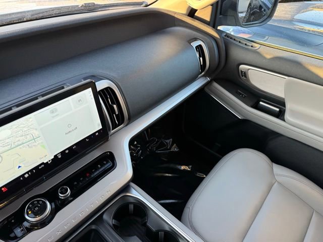 Certified 2025 Ford Expedition Max Active image 33