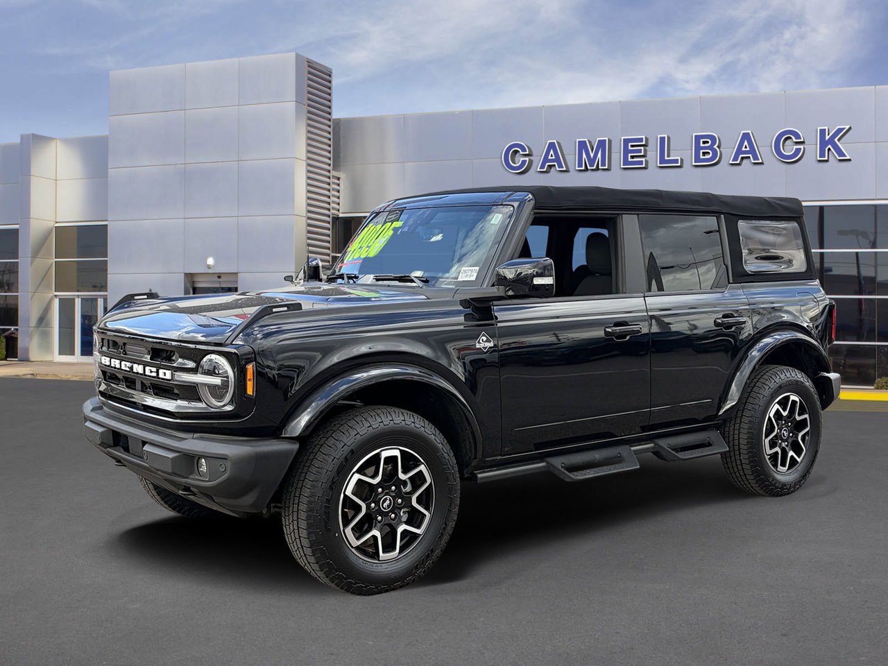 Certified 2023 Ford Bronco Outer Banks AWD/4WD image 1