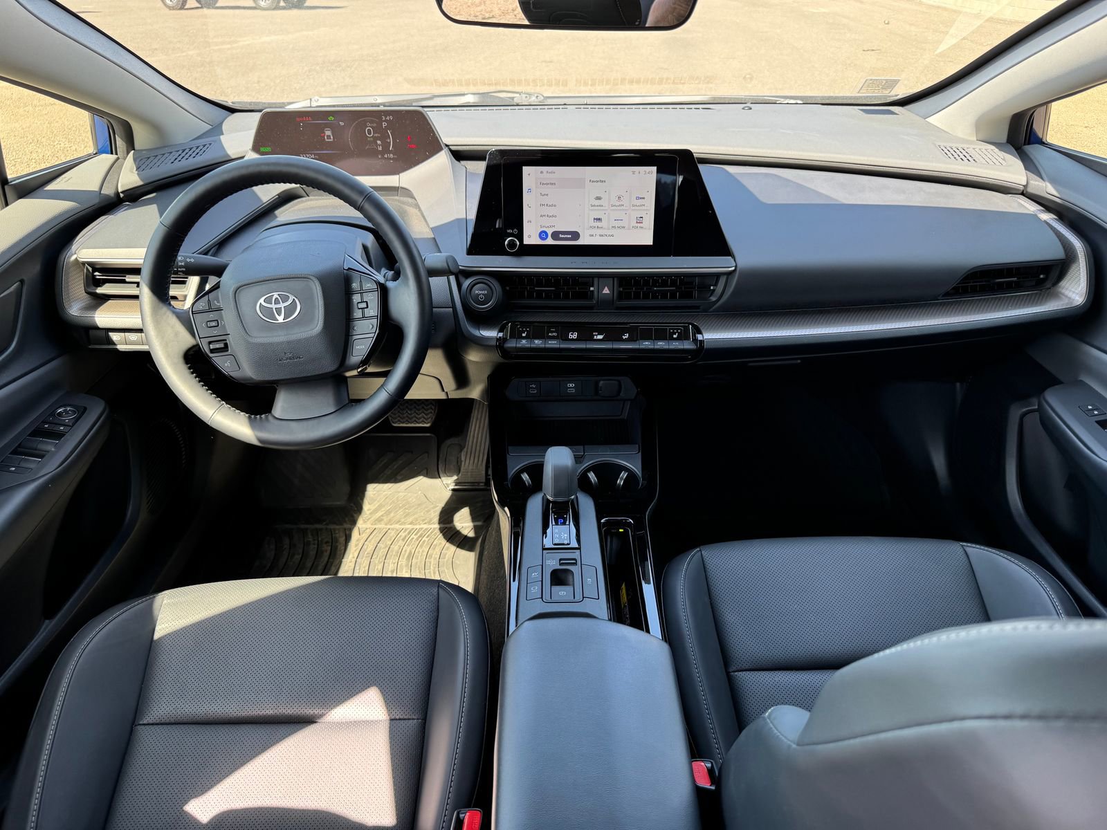 Used 2024 Toyota Prius XLE FWD image 15