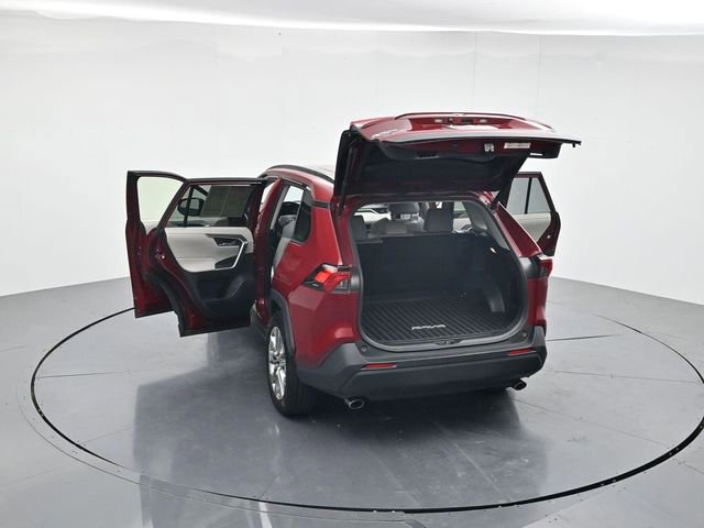 Used 2020 Toyota RAV4 XLE Premium FWD image 42